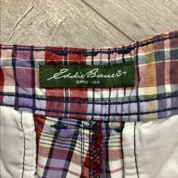 Women's Eddie Bauer 8 M Medium Shorts Mercer Fit Khakis Chino Bermuda Red Blue - Picture 7 of 10